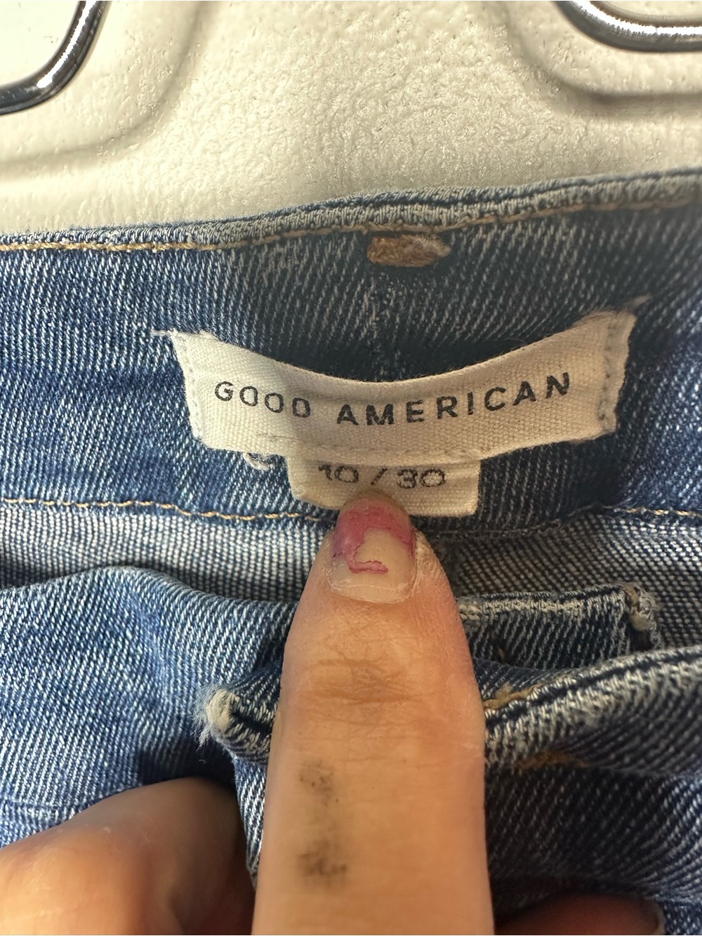 Good American Frayed Hem Skinny Jean 10/30 - Picture 3 of 4